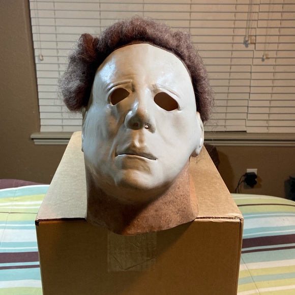 Halloween Mask by Trick or Treat Studios Brand. - Picture 2 of 8